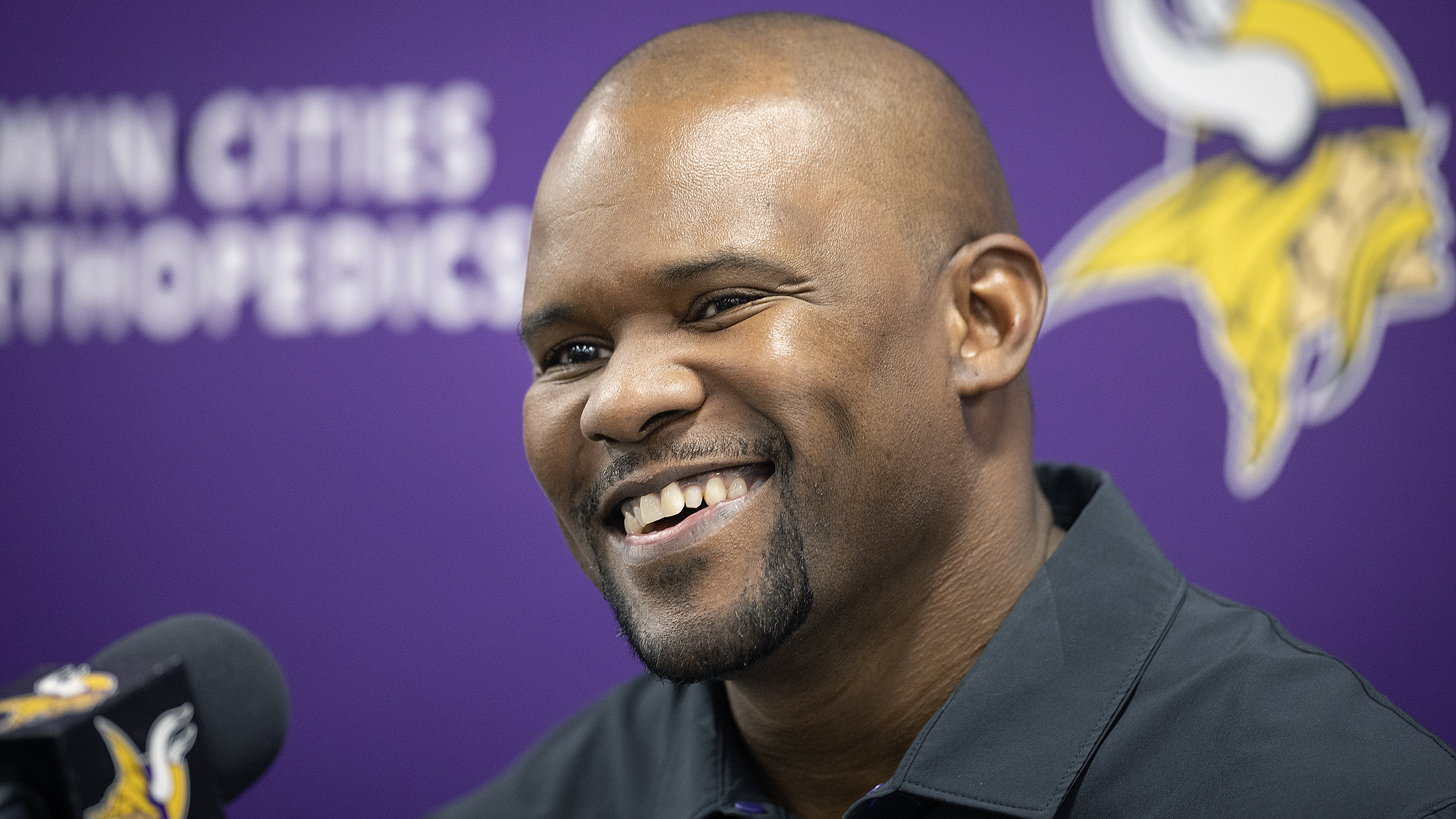 Vikings To Hire Brian Flores As DC